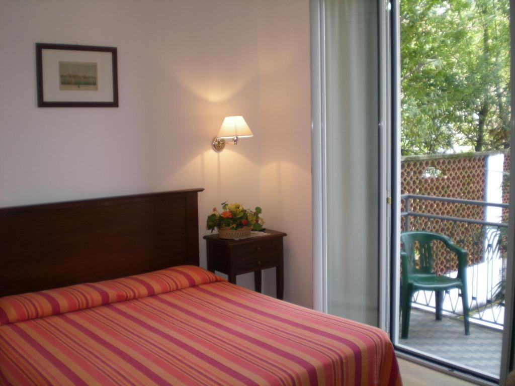 Hotel La Locanda Stresa Bilik gambar